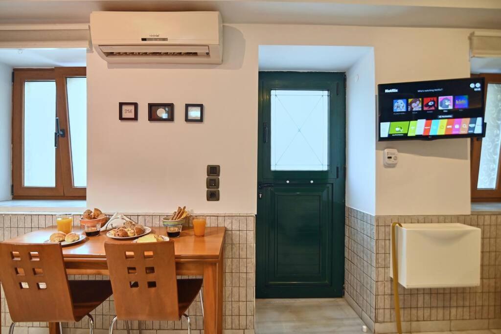 Mytilíni #Tyrtaiou Modern Design Studio מראה חיצוני תמונה